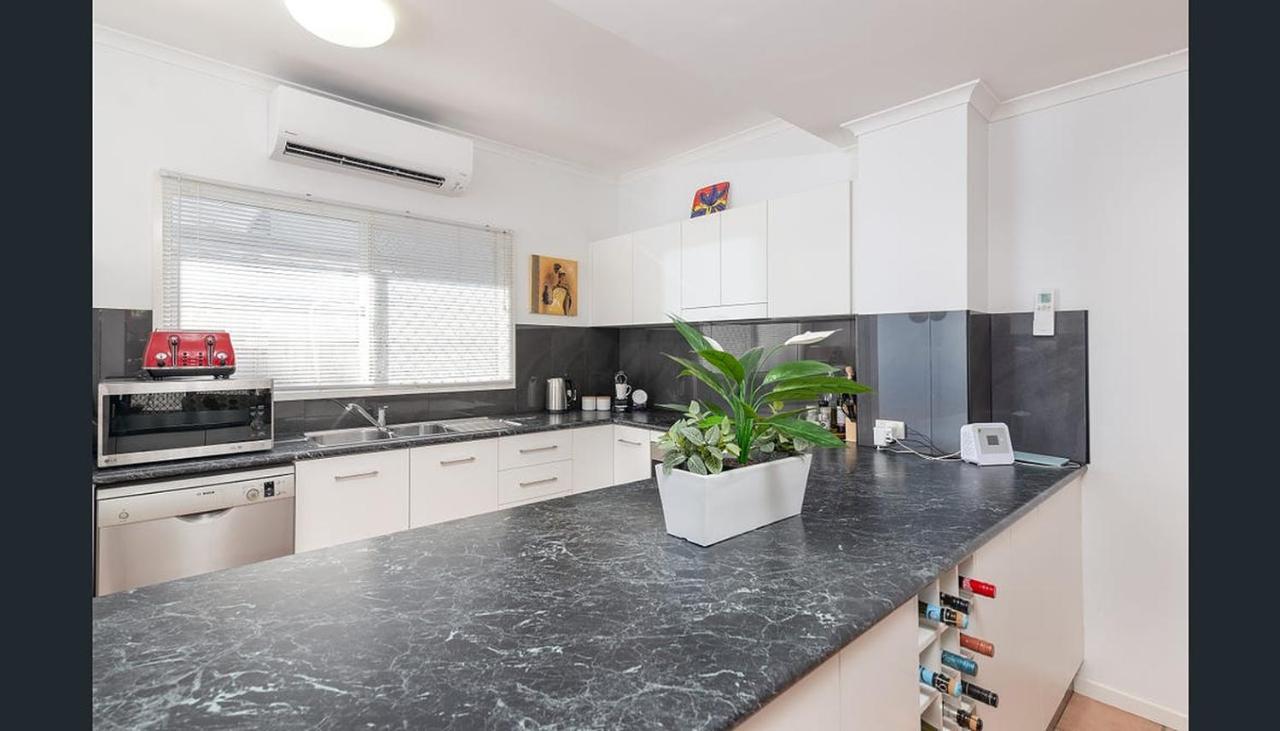Modern 2 Bedroom Townhouse - Four Mile Beach Escapes Port Douglas Eksteriør billede